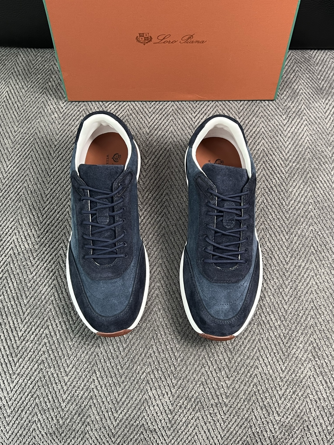Loro Piana  高品质  顶级工艺品  诺悠翩雅  新品专柜同步原厂配置，鞋面意大利进口牛皮面料，高品质拼接工艺
