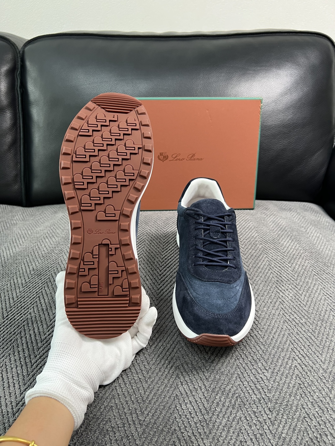 Loro Piana  高品质  顶级工艺品  诺悠翩雅  新品专柜同步原厂配置，鞋面意大利进口牛皮面料，高品质拼接工艺