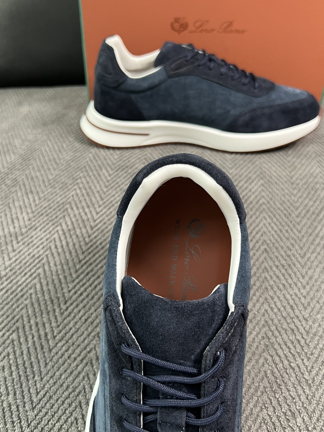 Loro Piana  高品质  顶级工艺品  诺悠翩雅  新品专柜同步原厂配置，鞋面意大利进口牛皮面料，高品质拼接工艺