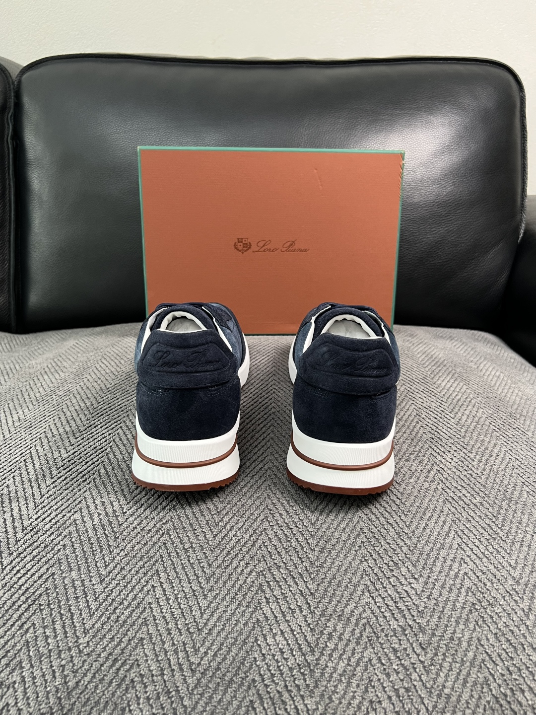 Loro Piana  高品质  顶级工艺品  诺悠翩雅  新品专柜同步原厂配置，鞋面意大利进口牛皮面料，高品质拼接工艺