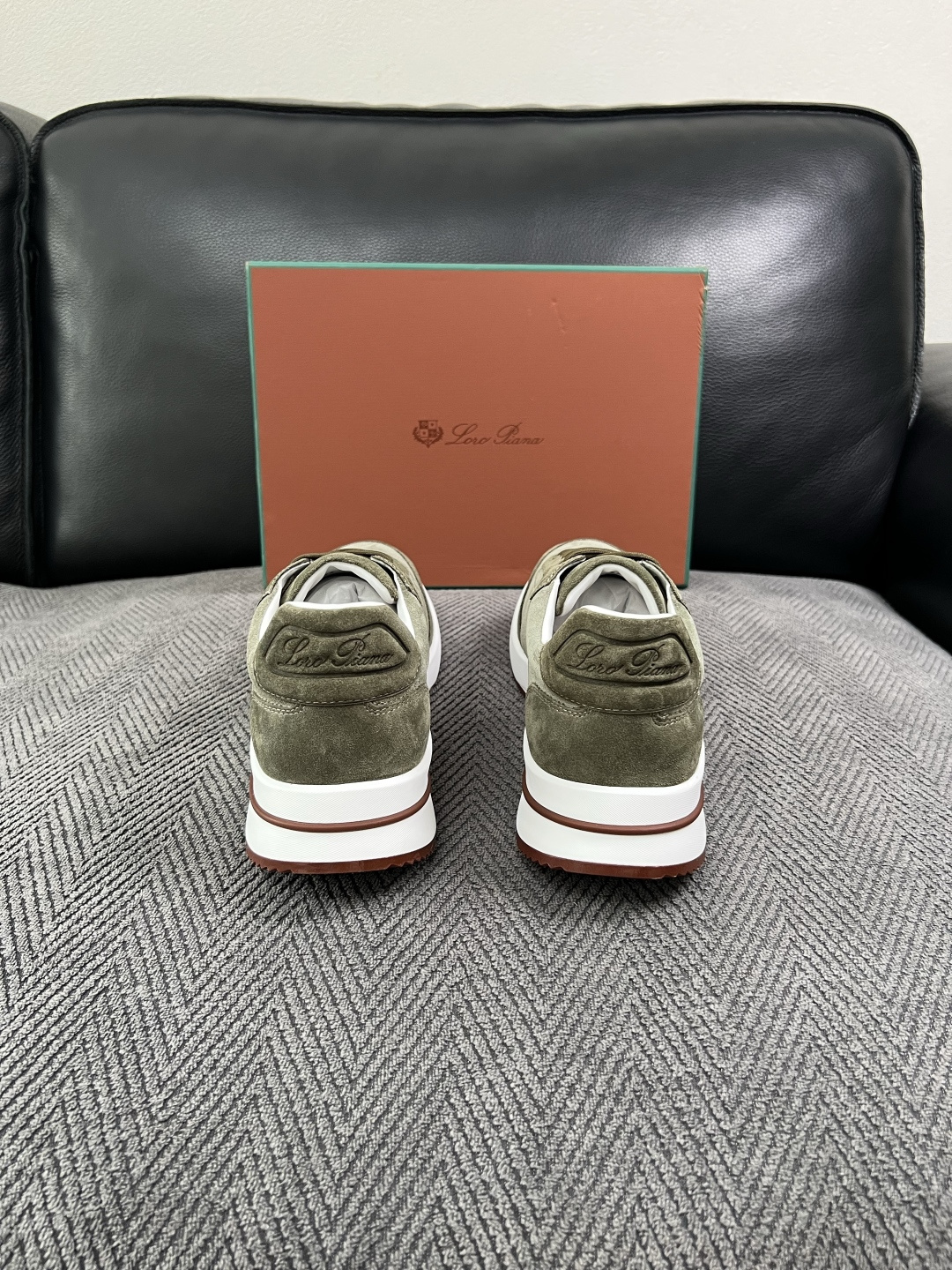 Loro Piana  高品质  顶级工艺品  诺悠翩雅  新品专柜同步原厂配置，鞋面意大利进口牛皮面料，高品质拼接工艺
