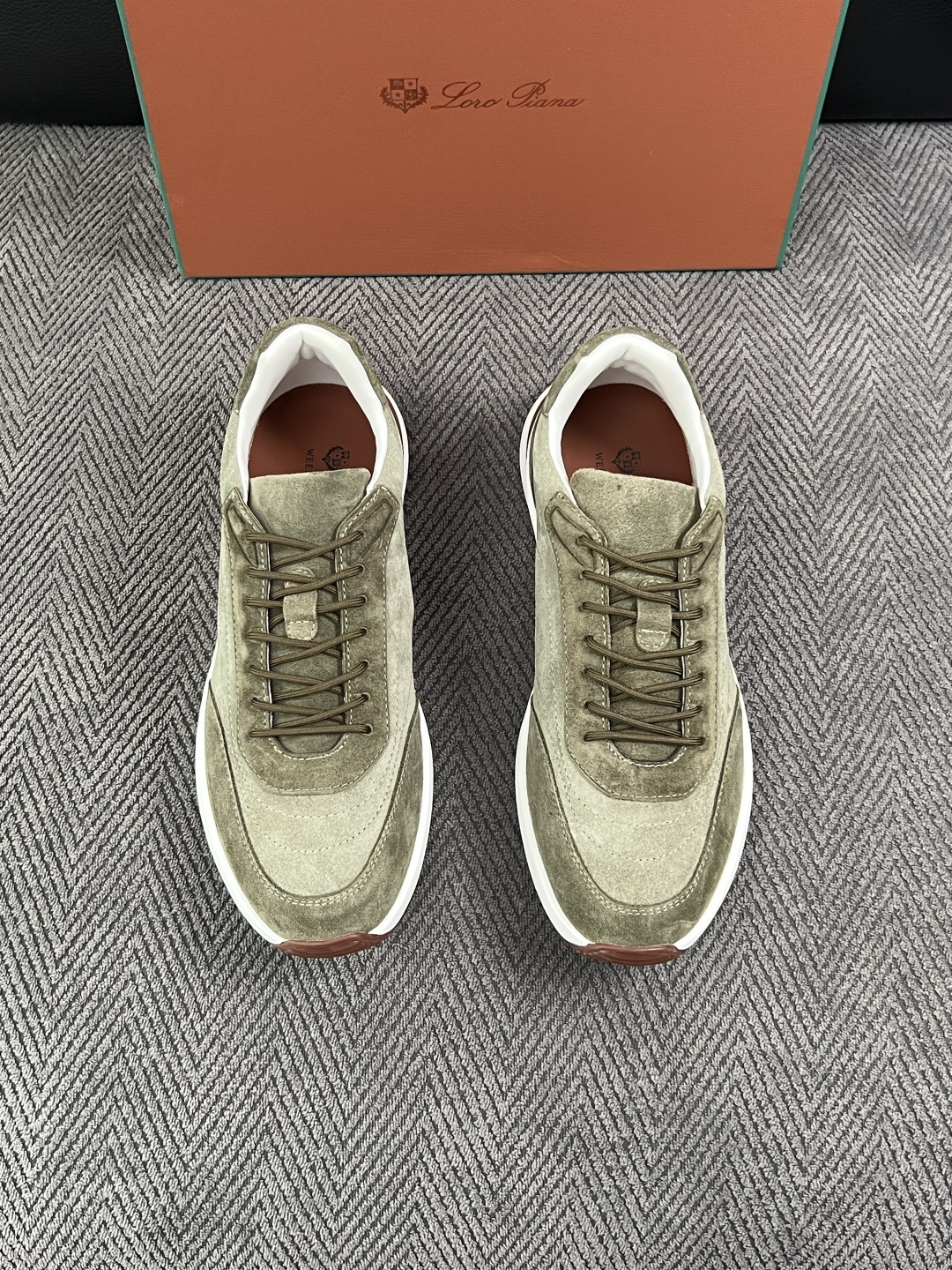 Loro Piana  高品质  顶级工艺品  诺悠翩雅  新品专柜同步原厂配置，鞋面意大利进口牛皮面料，高品质拼接工艺