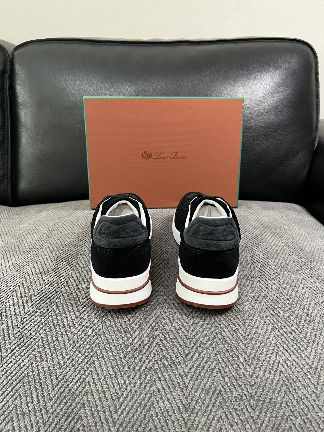 Loro Piana  高品质  顶级工艺品  诺悠翩雅  新品专柜同步原厂配置，鞋面意大利进口牛皮面料，高品质拼接工艺