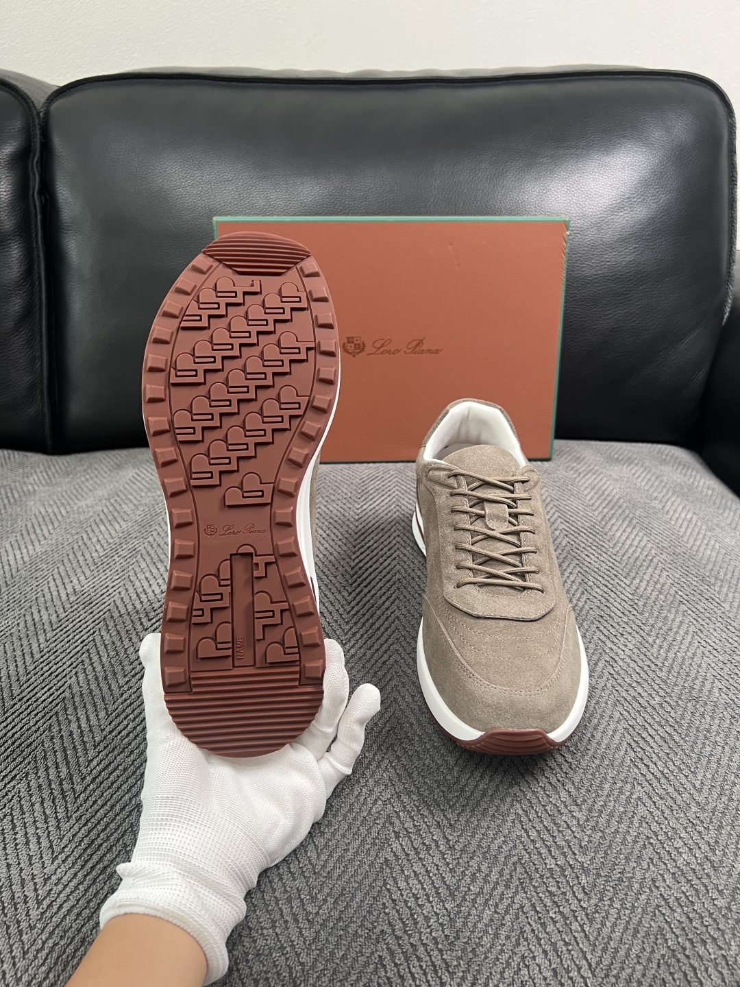 Loro Piana  高品质  顶级工艺品  诺悠翩雅  新品专柜同步原厂配置，鞋面意大利进口牛皮面料，高品质拼接工艺