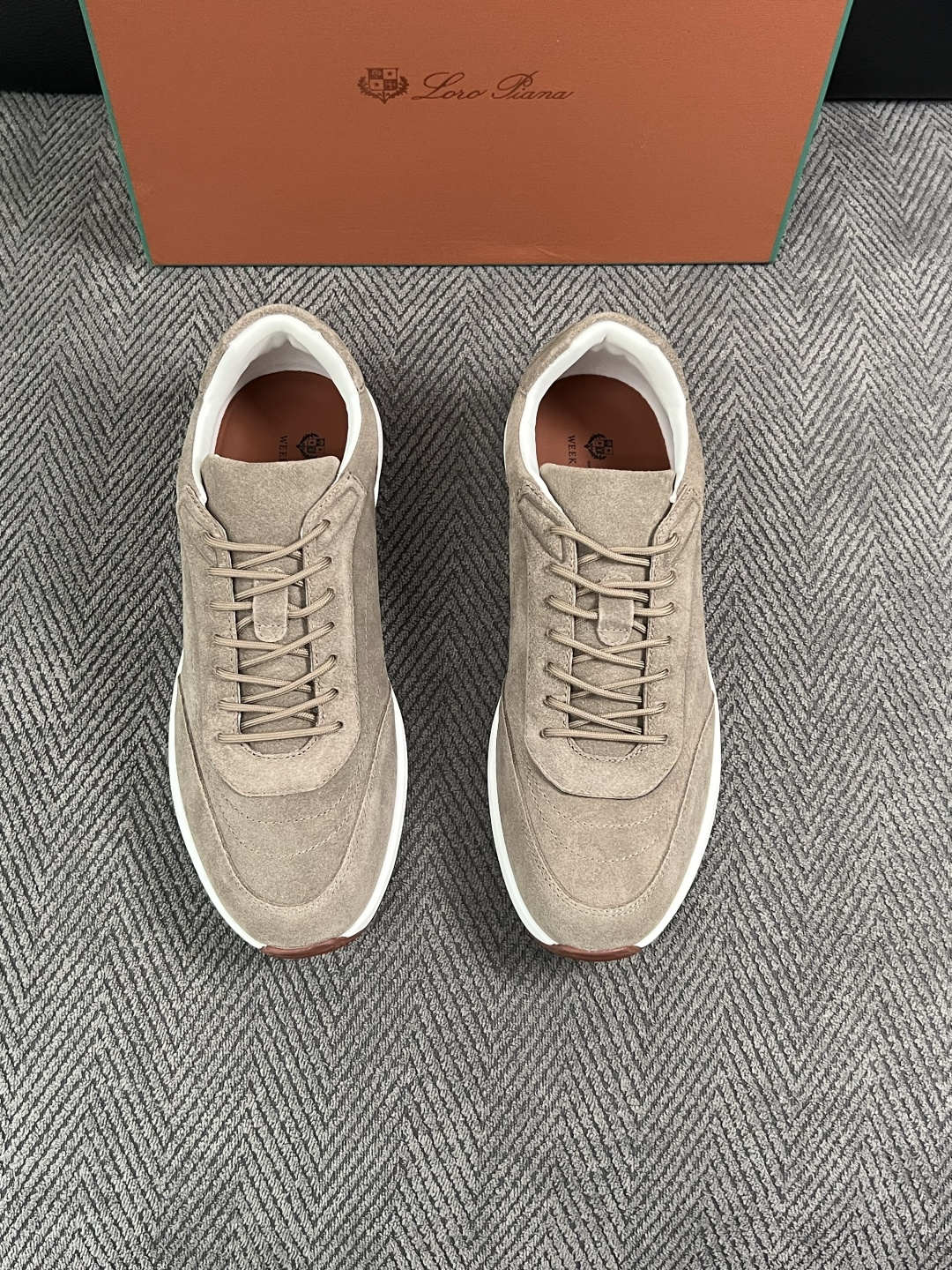Loro Piana  高品质  顶级工艺品  诺悠翩雅  新品专柜同步原厂配置，鞋面意大利进口牛皮面料，高品质拼接工艺