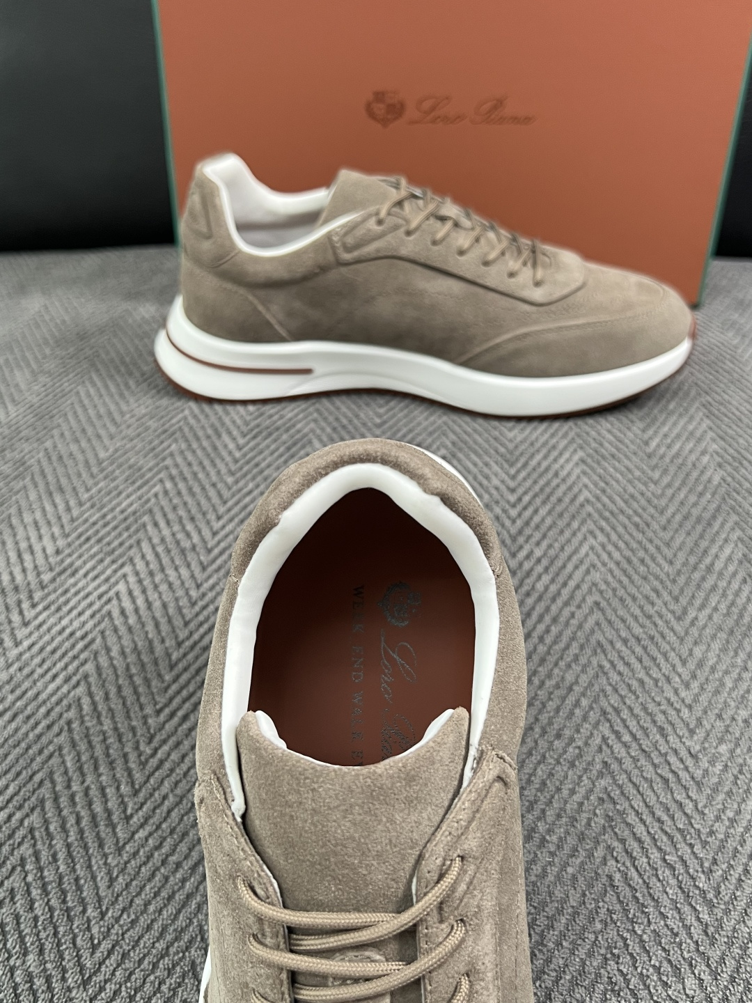 Loro Piana  高品质  顶级工艺品  诺悠翩雅  新品专柜同步原厂配置，鞋面意大利进口牛皮面料，高品质拼接工艺