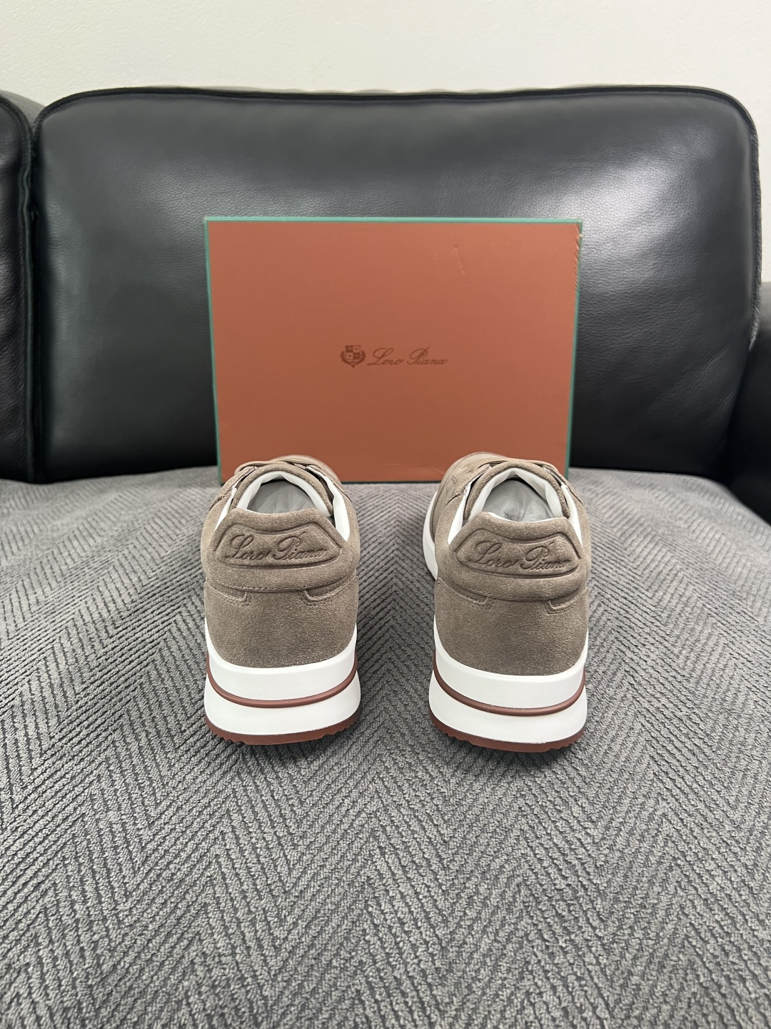 Loro Piana  高品质  顶级工艺品  诺悠翩雅  新品专柜同步原厂配置，鞋面意大利进口牛皮面料，高品质拼接工艺
