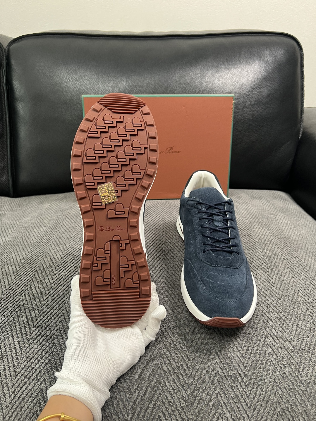 Loro Piana  高品质  顶级工艺品  诺悠翩雅  新品专柜同步原厂配置，鞋面意大利进口牛皮面料，高品质拼接工艺