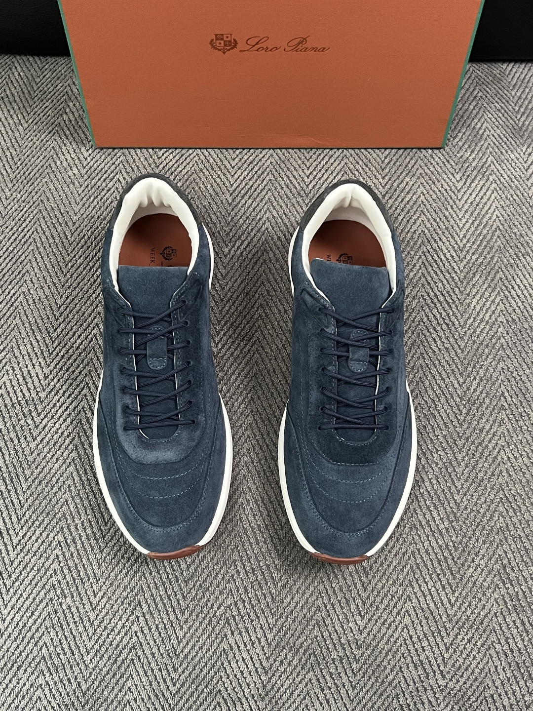Loro Piana  高品质  顶级工艺品  诺悠翩雅  新品专柜同步原厂配置，鞋面意大利进口牛皮面料，高品质拼接工艺