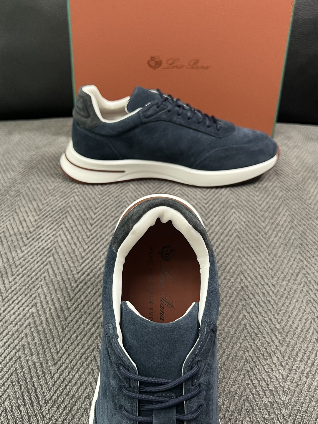 Loro Piana  高品质  顶级工艺品  诺悠翩雅  新品专柜同步原厂配置，鞋面意大利进口牛皮面料，高品质拼接工艺