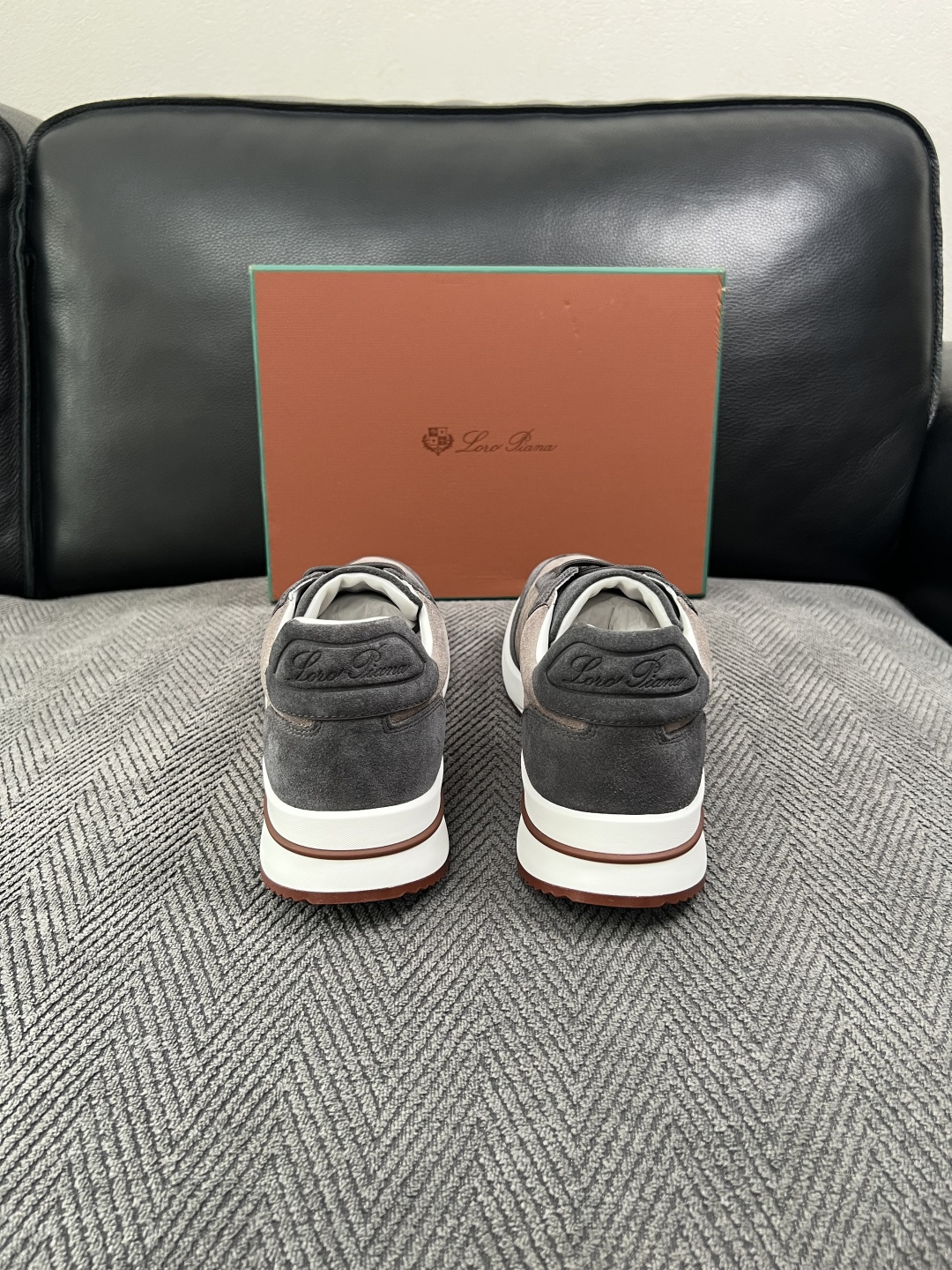 Loro Piana  高品质  顶级工艺品  诺悠翩雅  新品专柜同步原厂配置，鞋面意大利进口牛皮面料，高品质拼接工艺