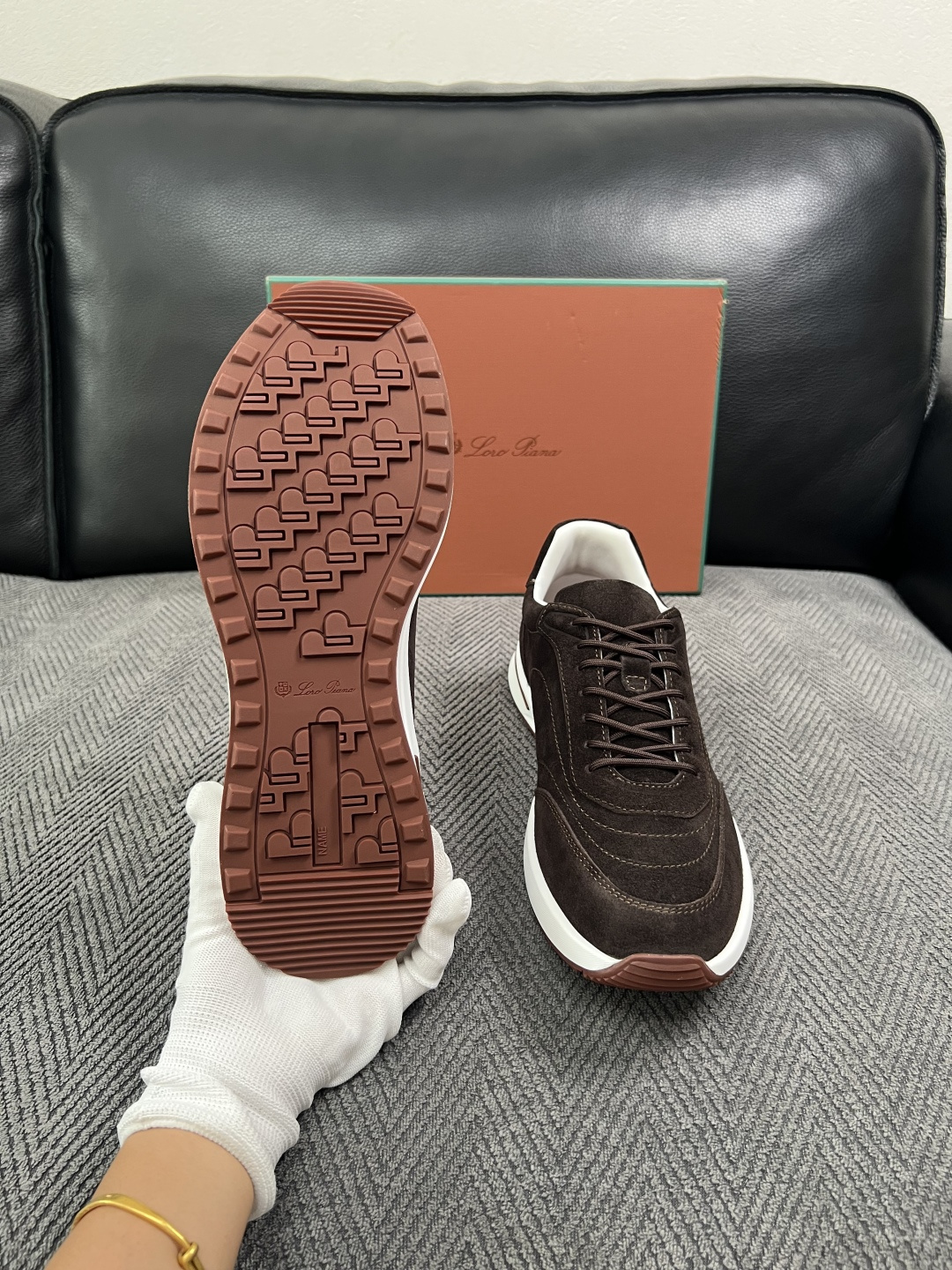 Loro Piana  高品质  顶级工艺品  诺悠翩雅  新品专柜同步原厂配置，鞋面意大利进口牛皮面料，高品质拼接工艺