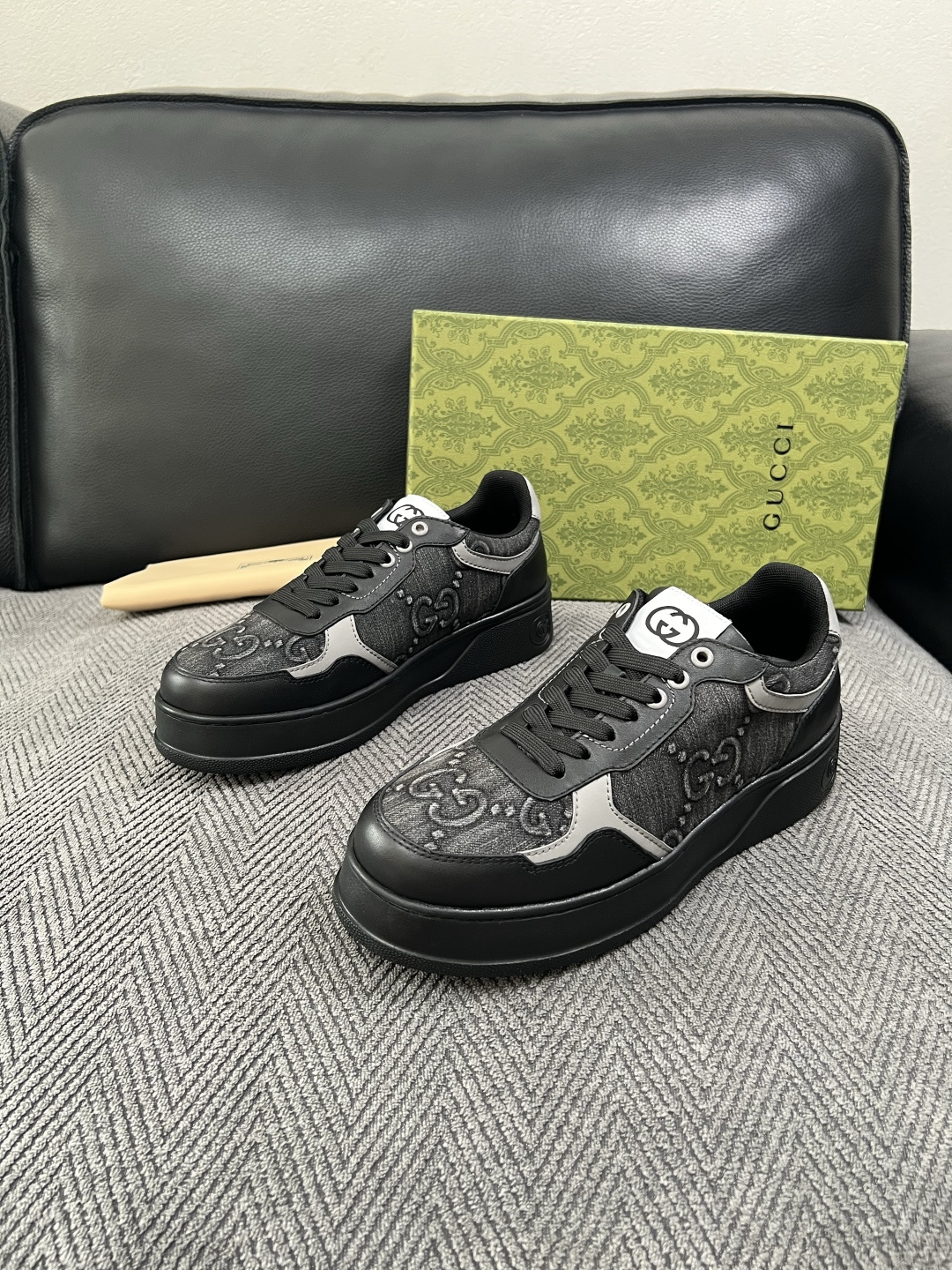 Gucci  高品质  顶级工艺品  古奇  专柜新款原厂配置，意大利进口牛皮搭配印花布面料，进口牛皮内里垫，透气舒适，