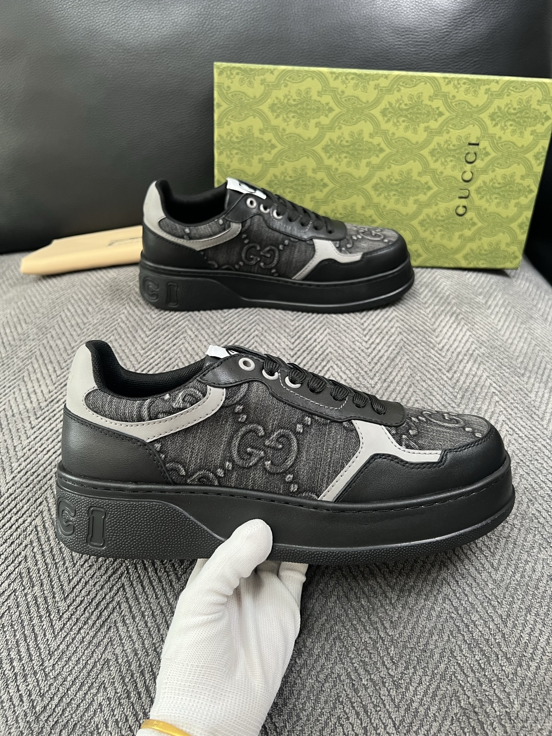 Gucci  高品质  顶级工艺品  古奇  专柜新款原厂配置，意大利进口牛皮搭配印花布面料，进口牛皮内里垫，透气舒适，