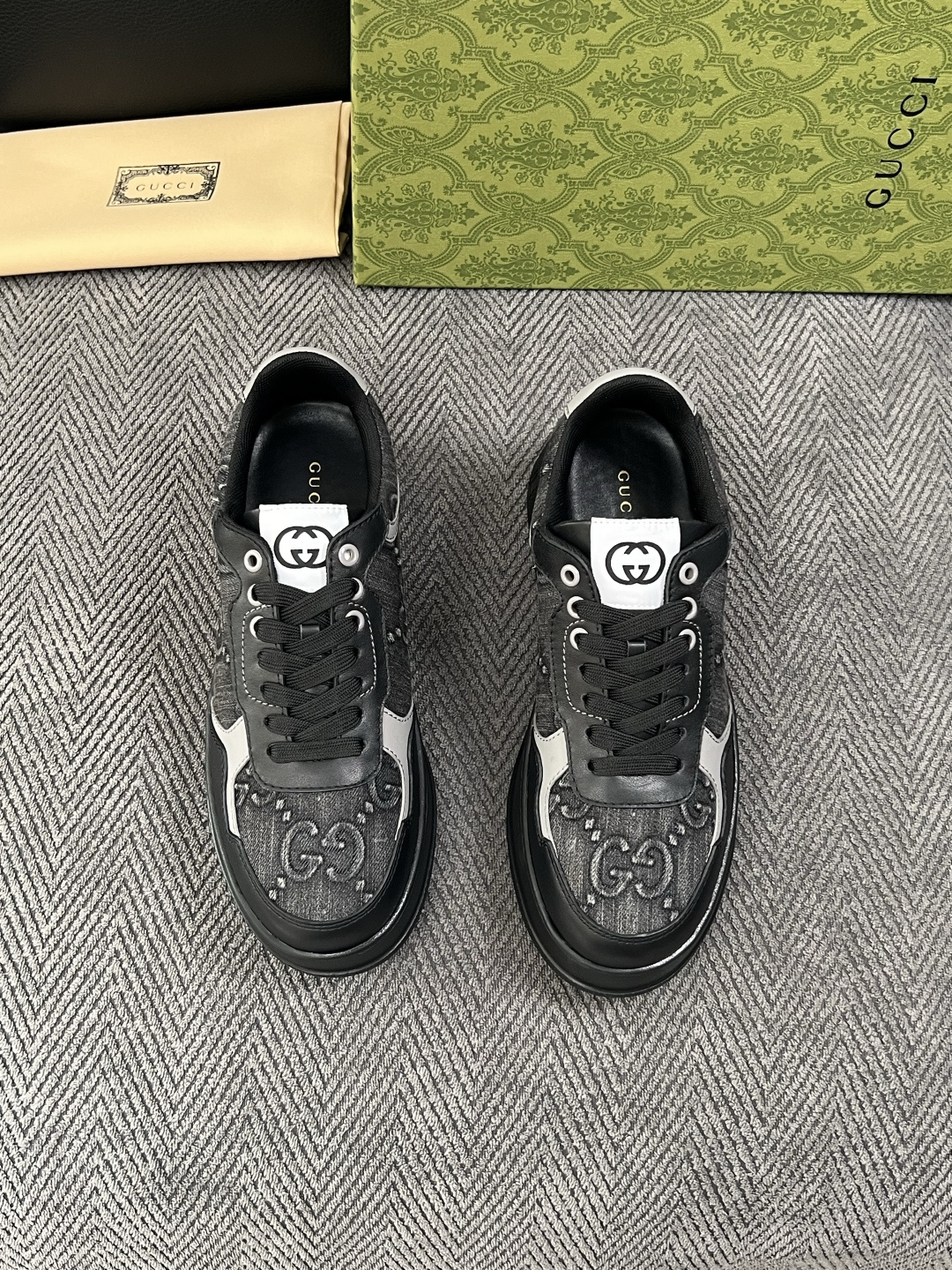 Gucci  高品质  顶级工艺品  古奇  专柜新款原厂配置，意大利进口牛皮搭配印花布面料，进口牛皮内里垫，透气舒适，