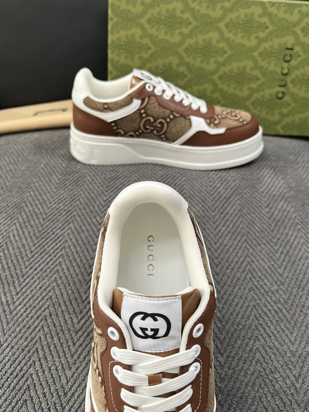 Gucci  高品质  顶级工艺品  古奇  专柜新款原厂配置，意大利进口牛皮搭配印花布面料，进口牛皮内里垫，透气舒适，