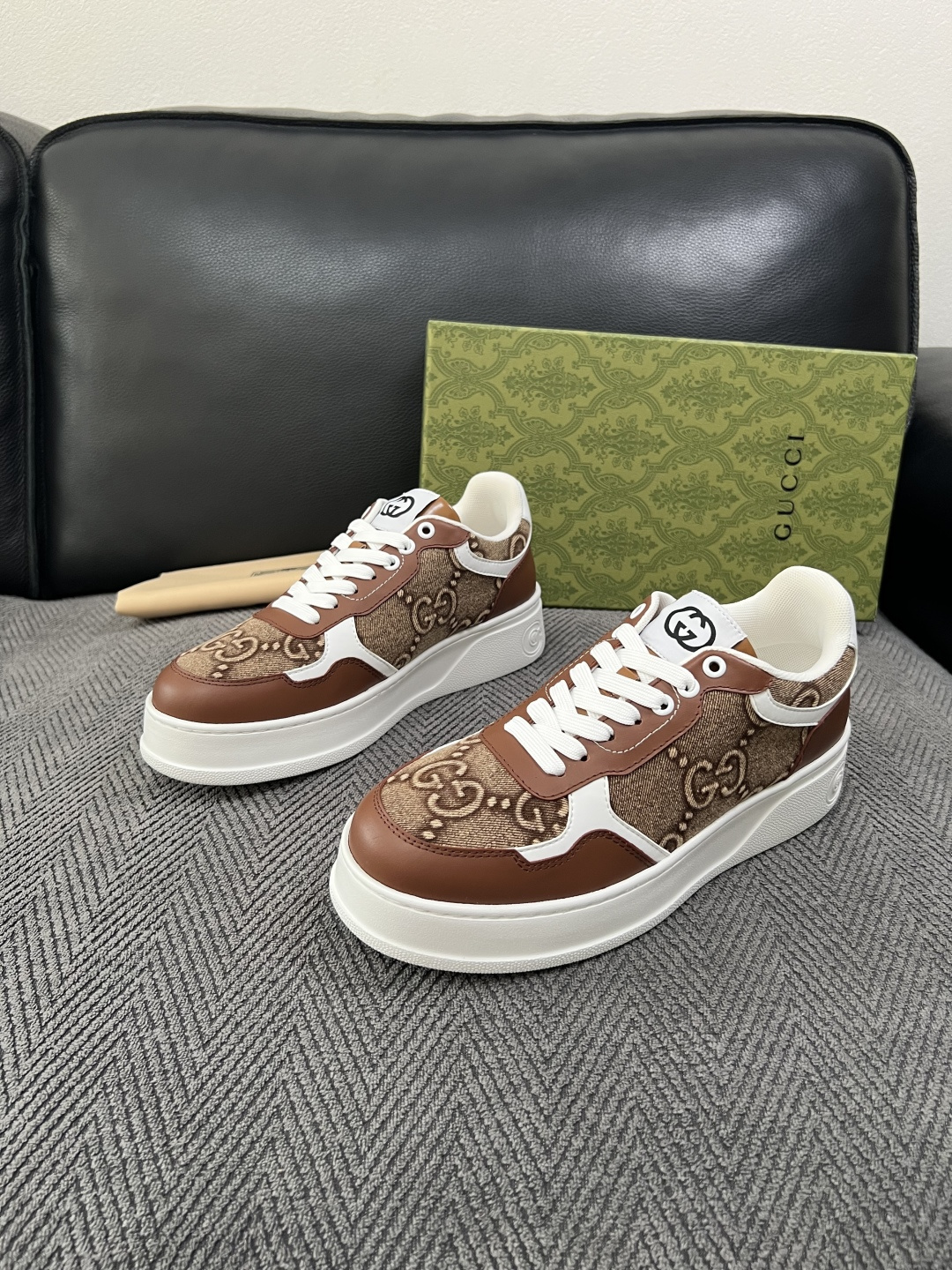 Gucci  高品质  顶级工艺品  古奇  专柜新款原厂配置，意大利进口牛皮搭配印花布面料，进口牛皮内里垫，透气舒适，