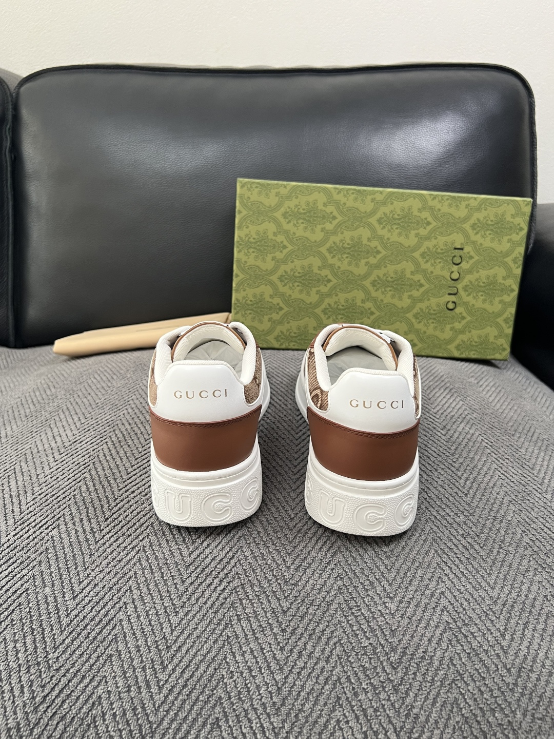 Gucci  高品质  顶级工艺品  古奇  专柜新款原厂配置，意大利进口牛皮搭配印花布面料，进口牛皮内里垫，透气舒适，