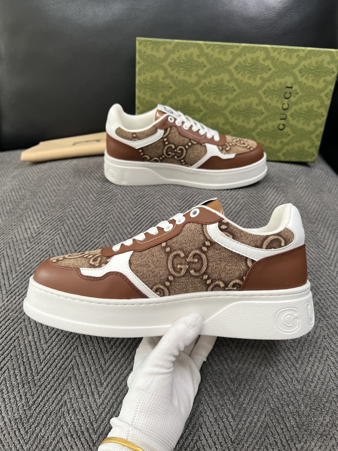 Gucci  高品质  顶级工艺品  古奇  专柜新款原厂配置，意大利进口牛皮搭配印花布面料，进口牛皮内里垫，透气舒适，