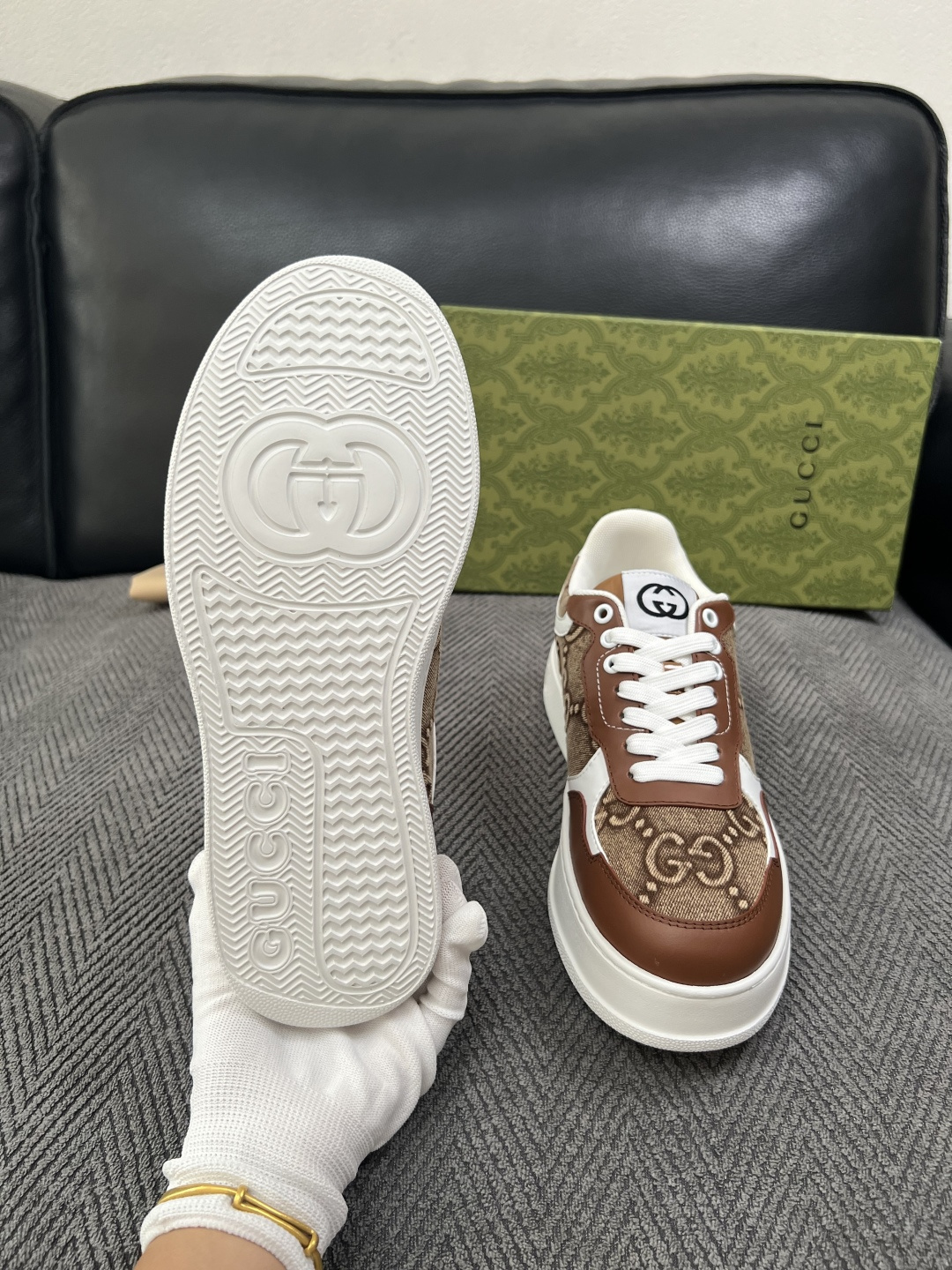 Gucci  高品质  顶级工艺品  古奇  专柜新款原厂配置，意大利进口牛皮搭配印花布面料，进口牛皮内里垫，透气舒适，