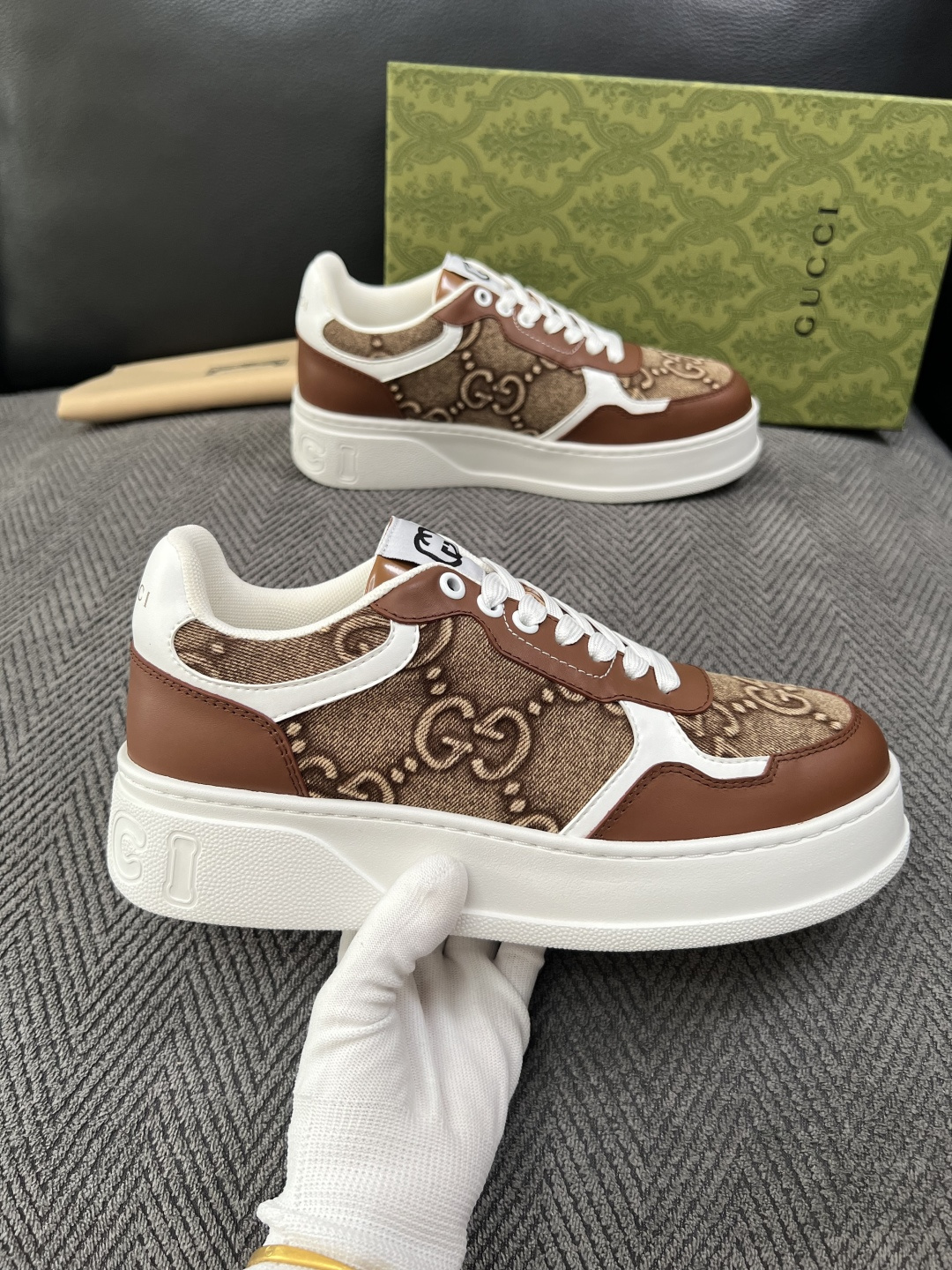 Gucci  高品质  顶级工艺品  古奇  专柜新款原厂配置，意大利进口牛皮搭配印花布面料，进口牛皮内里垫，透气舒适，