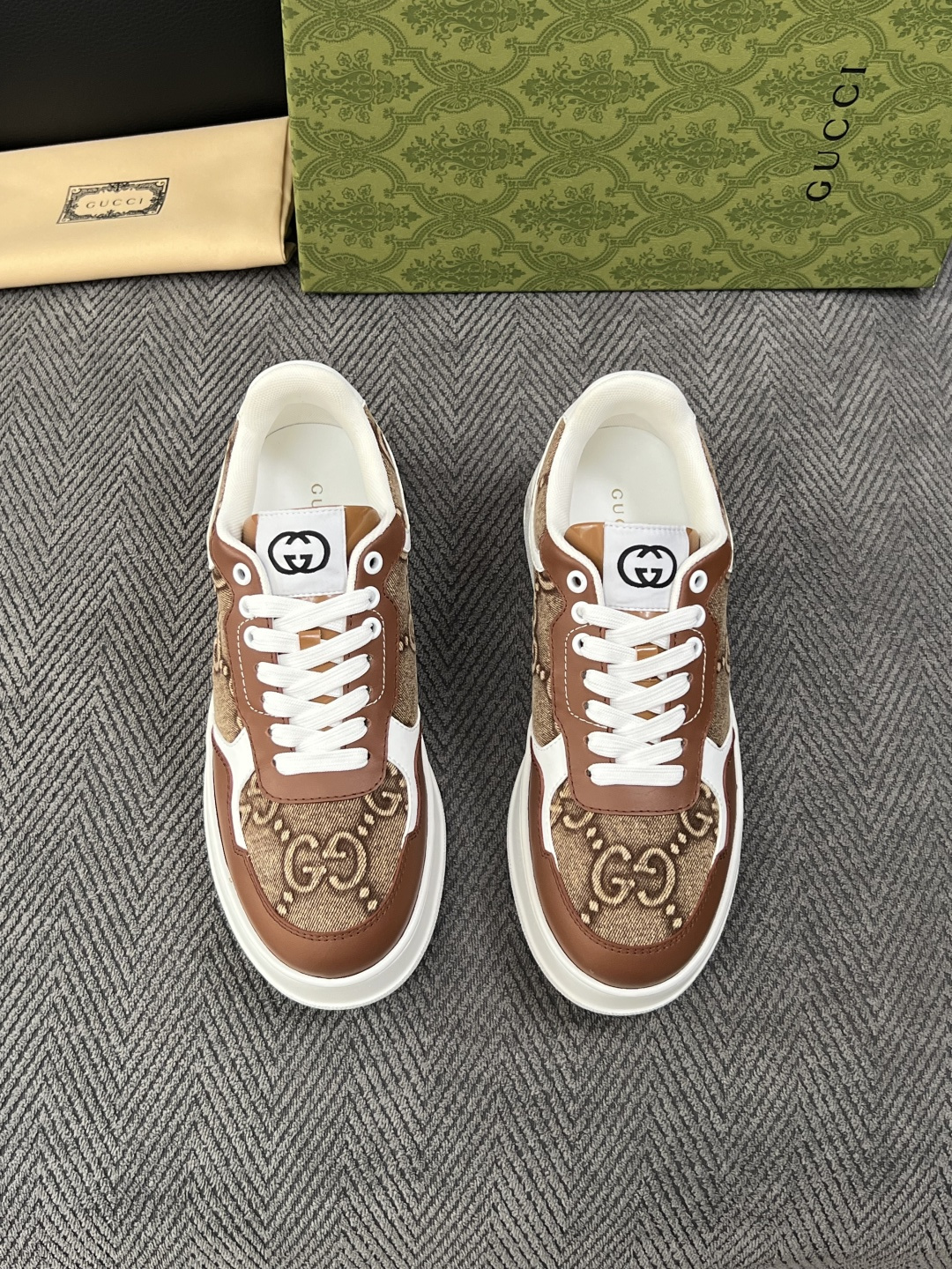 Gucci  高品质  顶级工艺品  古奇  专柜新款原厂配置，意大利进口牛皮搭配印花布面料，进口牛皮内里垫，透气舒适，