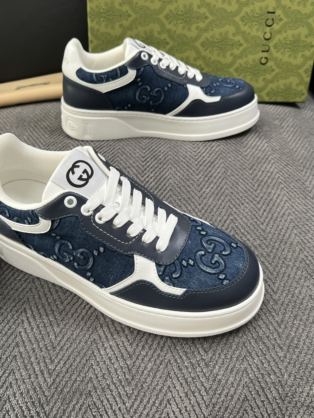 Gucci  高品质  顶级工艺品  古奇  专柜新款原厂配置，意大利进口牛皮搭配印花布面料，进口牛皮内里垫，透气舒适，