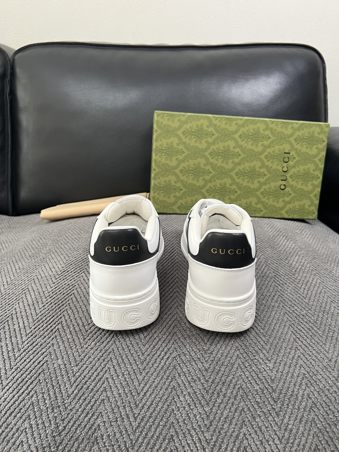 Gucci  高品质  顶级工艺品  古奇  专柜新款原厂配置，意大利进口牛皮搭配印花布面料，进口牛皮内里垫，透气舒适，
