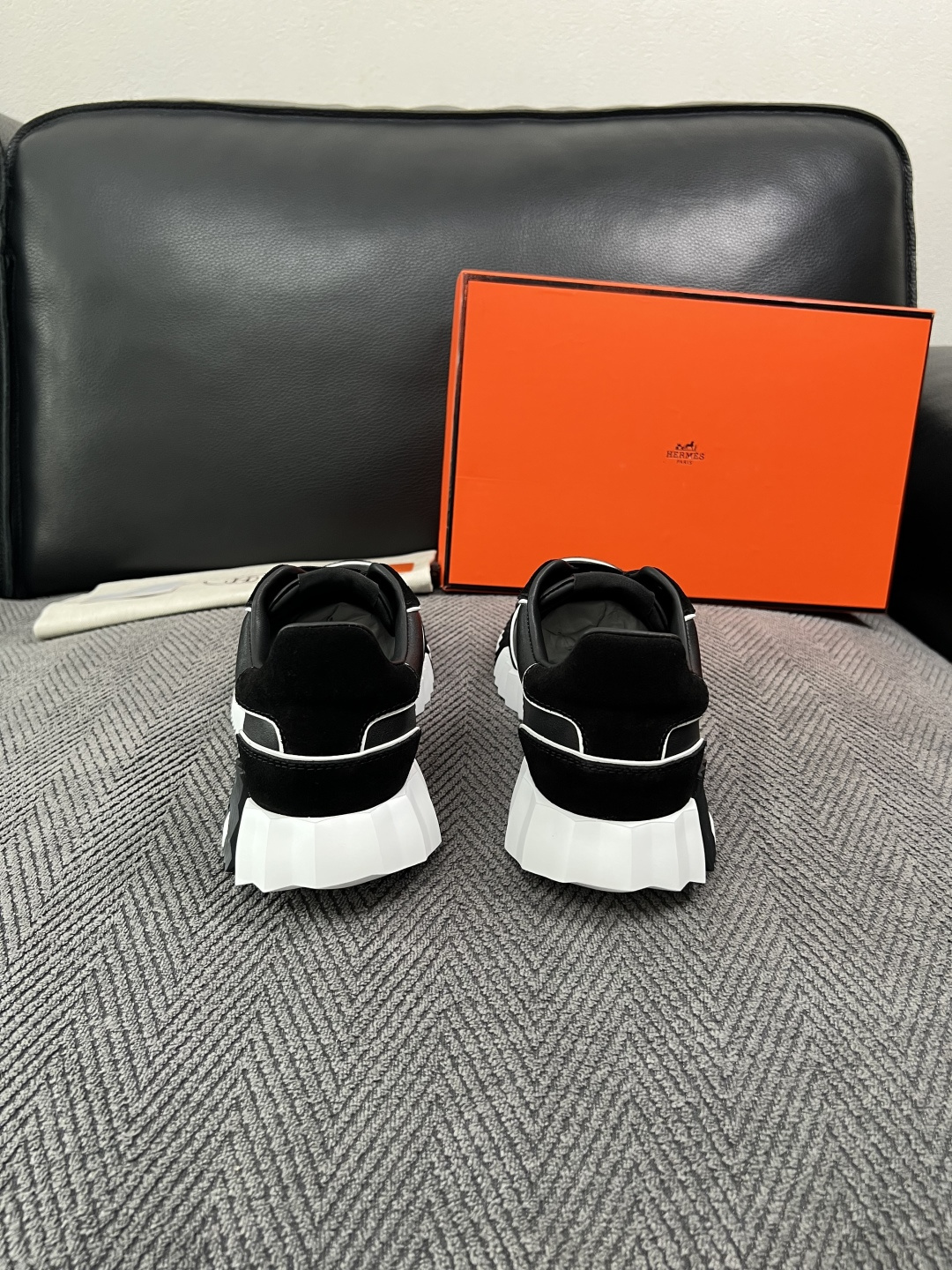 Hermes  高品质  顶级工艺品  爱马仕 专柜同步发售原厂配置，意大利进口原版牛皮面料，高品质拼接工艺，全进口水染