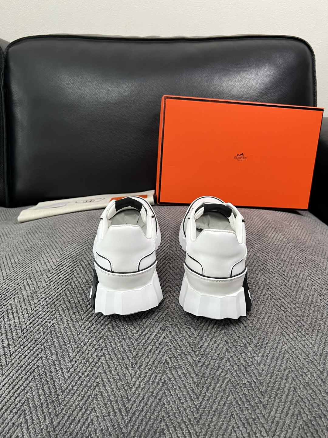 Hermes  高品质  顶级工艺品  爱马仕 专柜同步发售原厂配置，意大利进口原版牛皮面料，高品质拼接工艺，全进口水染