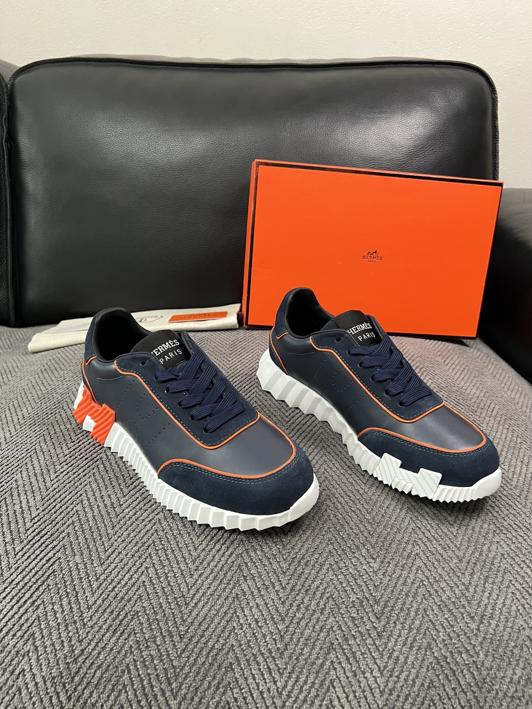 Hermes  高品质  顶级工艺品  爱马仕 专柜同步发售原厂配置，意大利进口原版牛皮面料，高品质拼接工艺，全进口水染