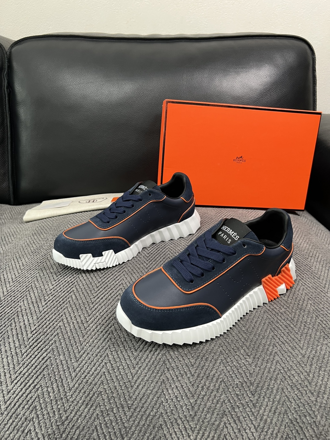Hermes  高品质  顶级工艺品  爱马仕 专柜同步发售原厂配置，意大利进口原版牛皮面料，高品质拼接工艺，全进口水染