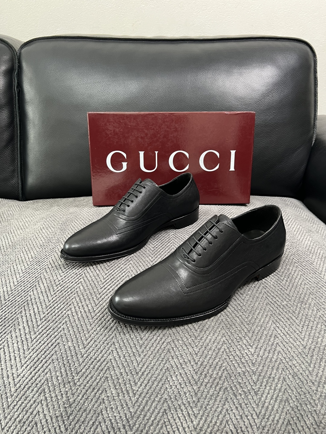 Gucci 高品质  顶级工艺品  古奇  皮高帮专柜新款原厂配置，意大利进口牛皮面料，进口牛皮内里垫，透气舒适，鞋底：