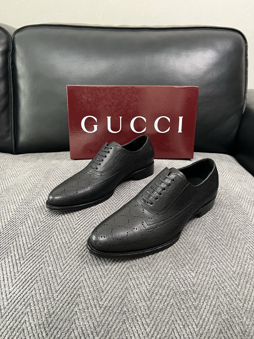 Gucci 高品质  顶级工艺品  古奇  皮高帮专柜新款原厂配置，意大利进口牛皮面料，进口牛皮内里垫，透气舒适，鞋底：