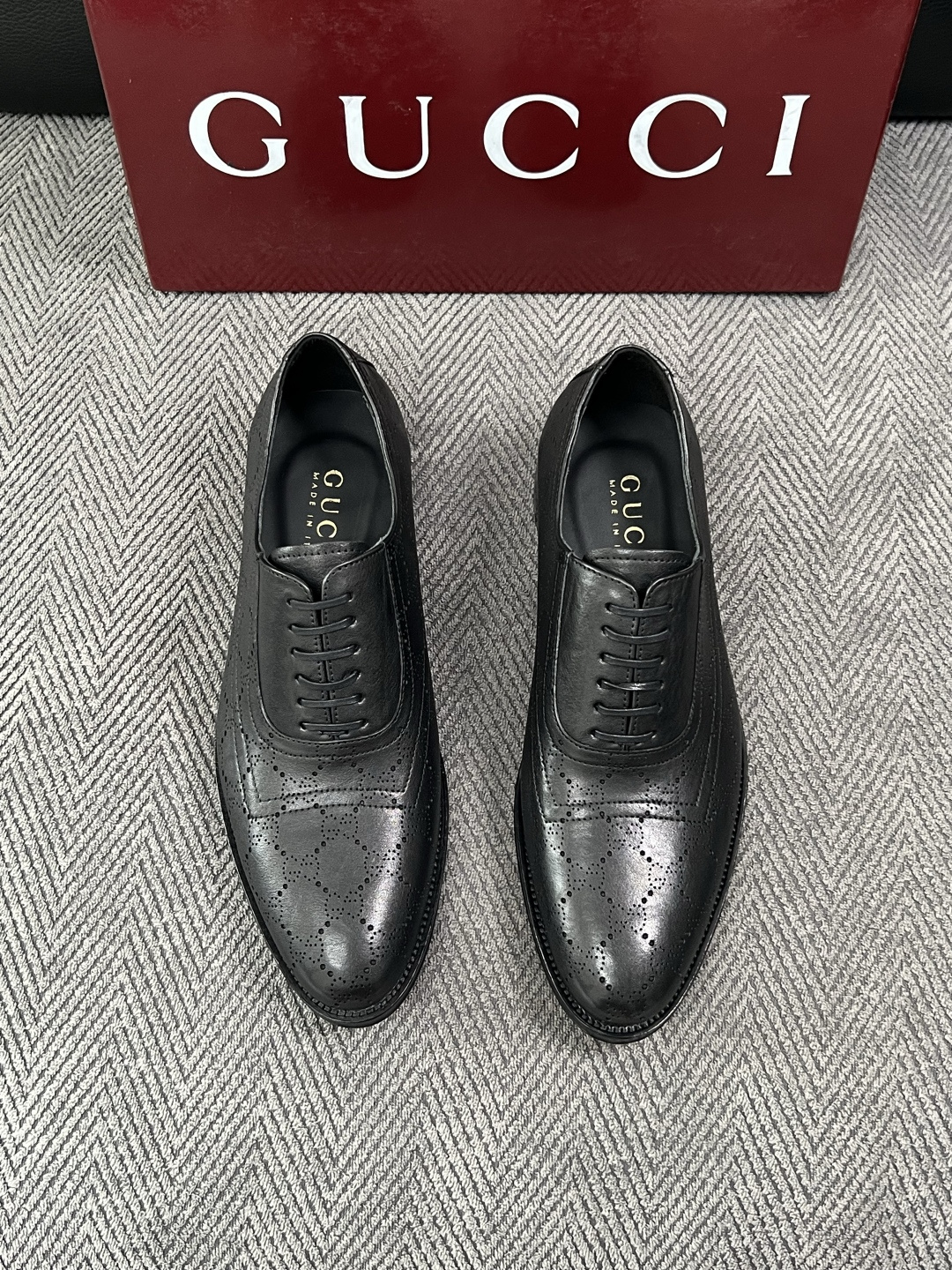 Gucci 高品质  顶级工艺品  古奇  皮高帮专柜新款原厂配置，意大利进口牛皮面料，进口牛皮内里垫，透气舒适，鞋底：