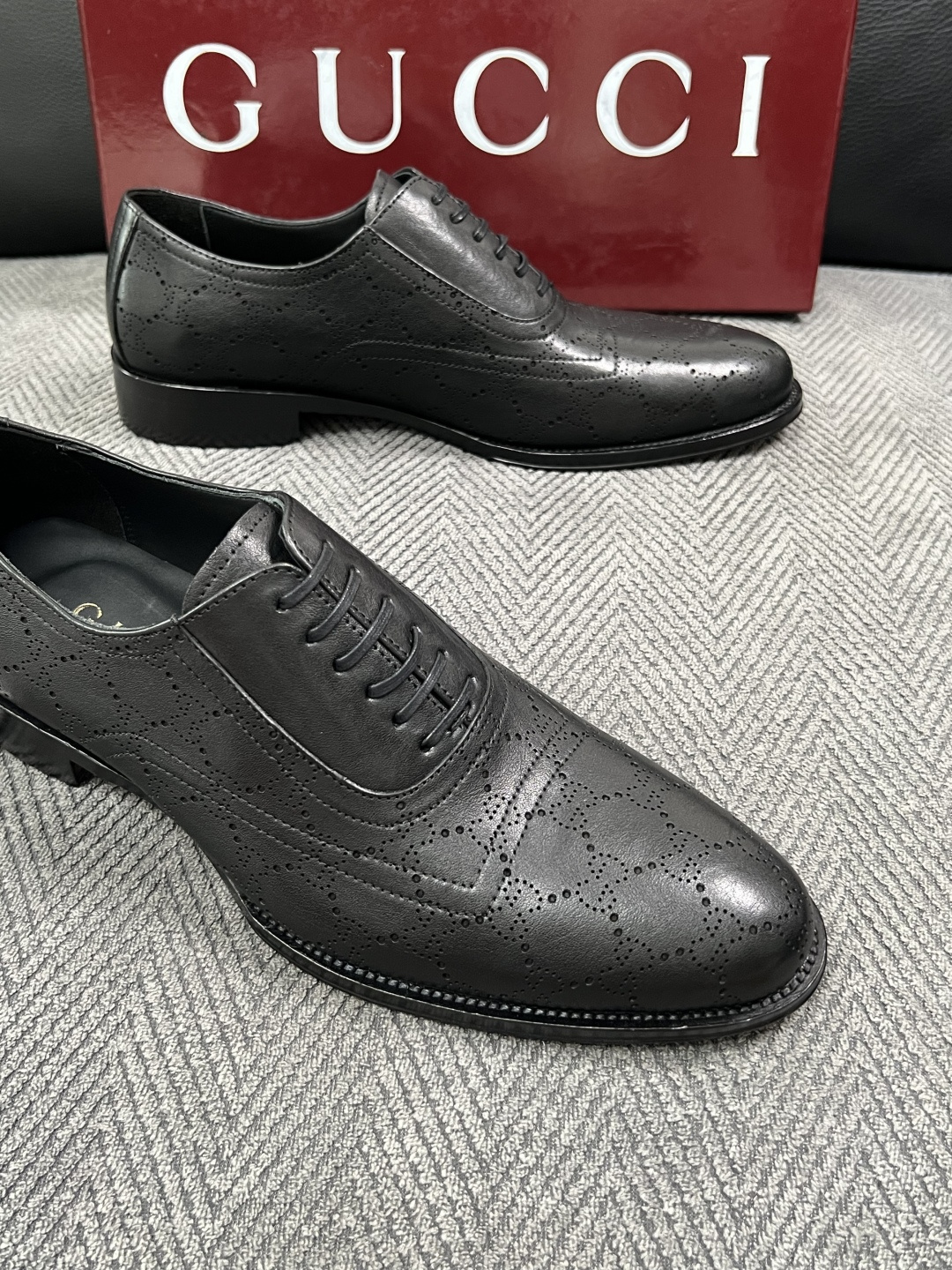 Gucci 高品质  顶级工艺品  古奇  皮高帮专柜新款原厂配置，意大利进口牛皮面料，进口牛皮内里垫，透气舒适，鞋底：