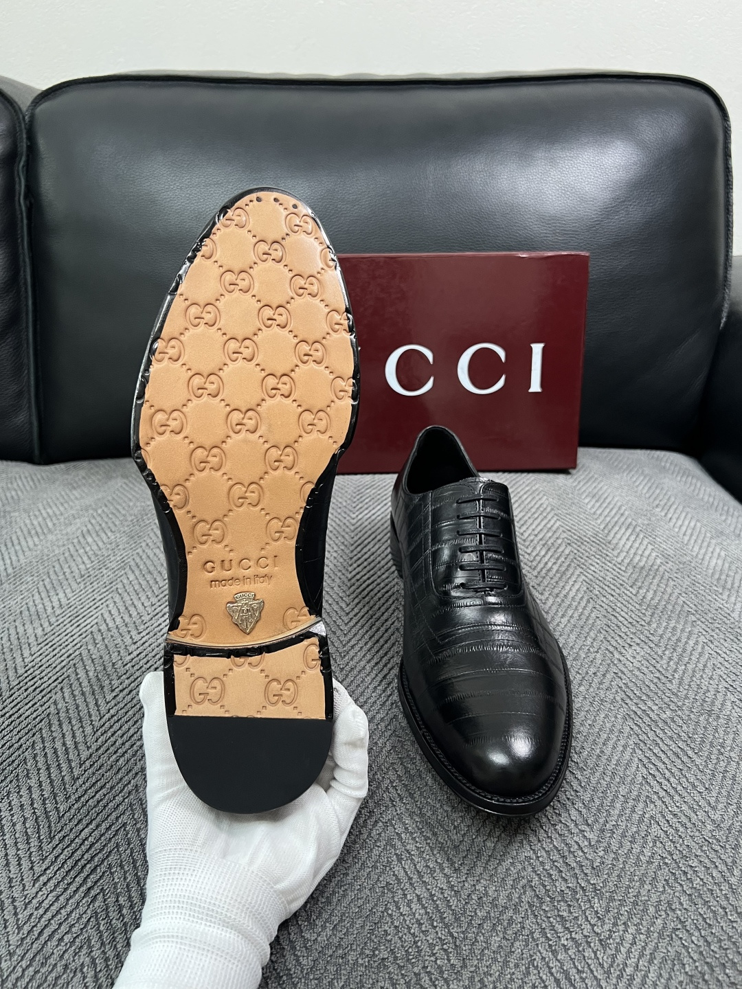 Gucci 高品质  顶级工艺品  古奇  皮高帮专柜新款原厂配置，意大利进口牛皮面料，进口牛皮内里垫，透气舒适，鞋底：