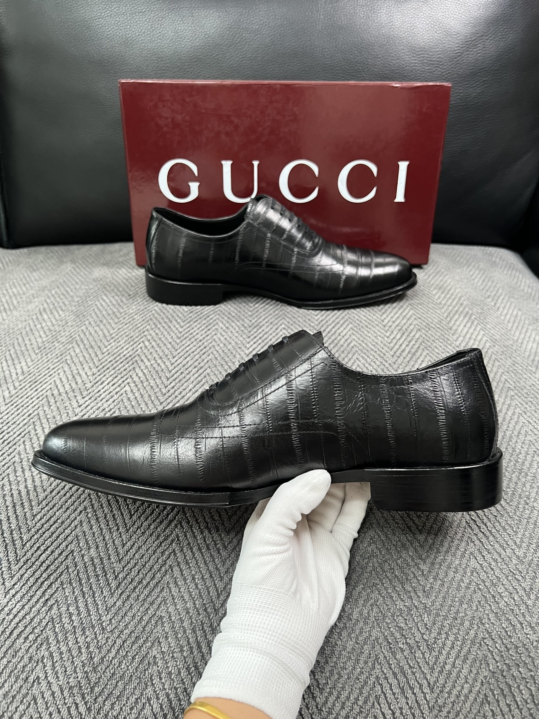 Gucci 高品质  顶级工艺品  古奇  皮高帮专柜新款原厂配置，意大利进口牛皮面料，进口牛皮内里垫，透气舒适，鞋底：