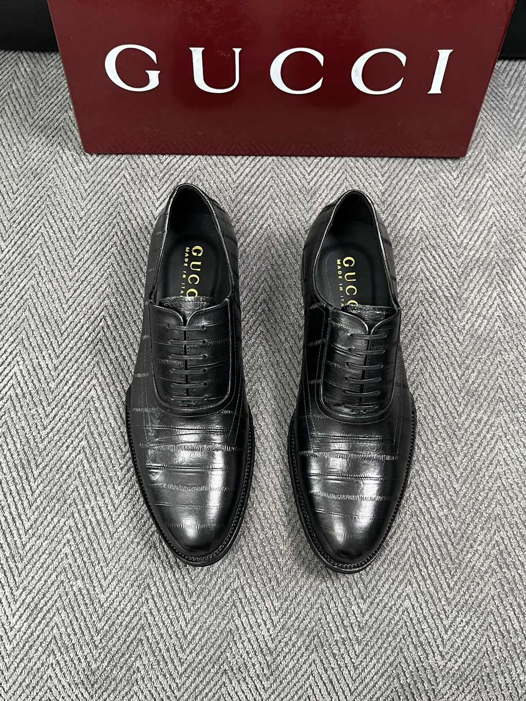 Gucci 高品质  顶级工艺品  古奇  皮高帮专柜新款原厂配置，意大利进口牛皮面料，进口牛皮内里垫，透气舒适，鞋底：
