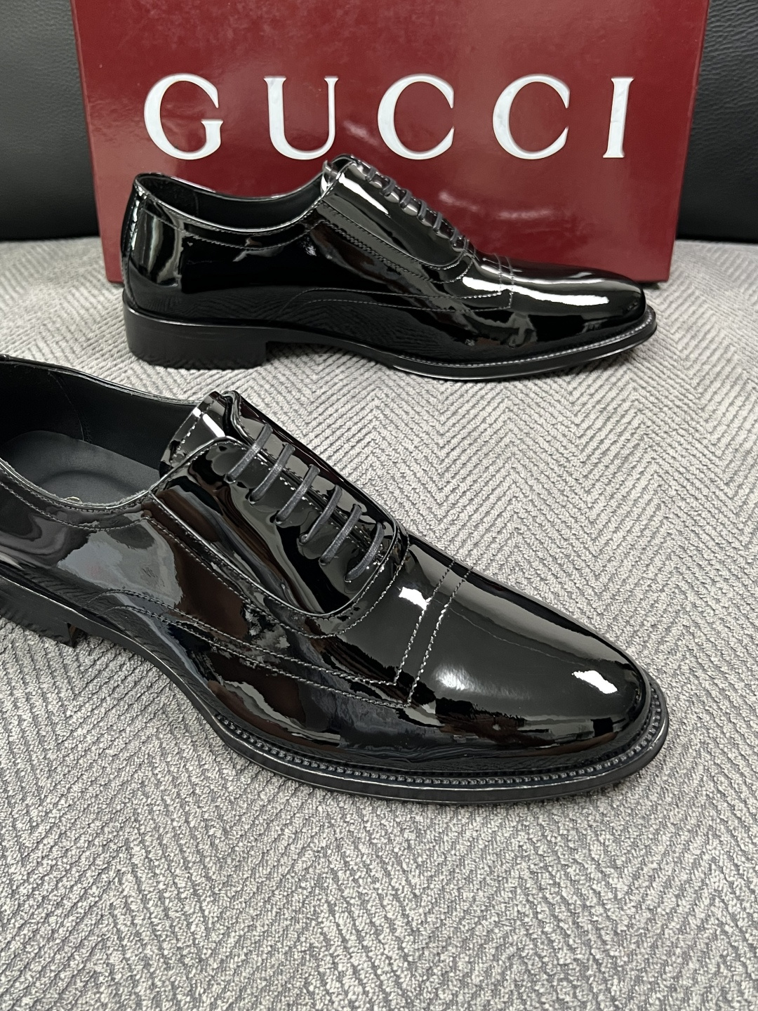 Gucci 高品质  顶级工艺品  古奇  皮高帮专柜新款原厂配置，意大利进口牛皮面料，进口牛皮内里垫，透气舒适，鞋底：