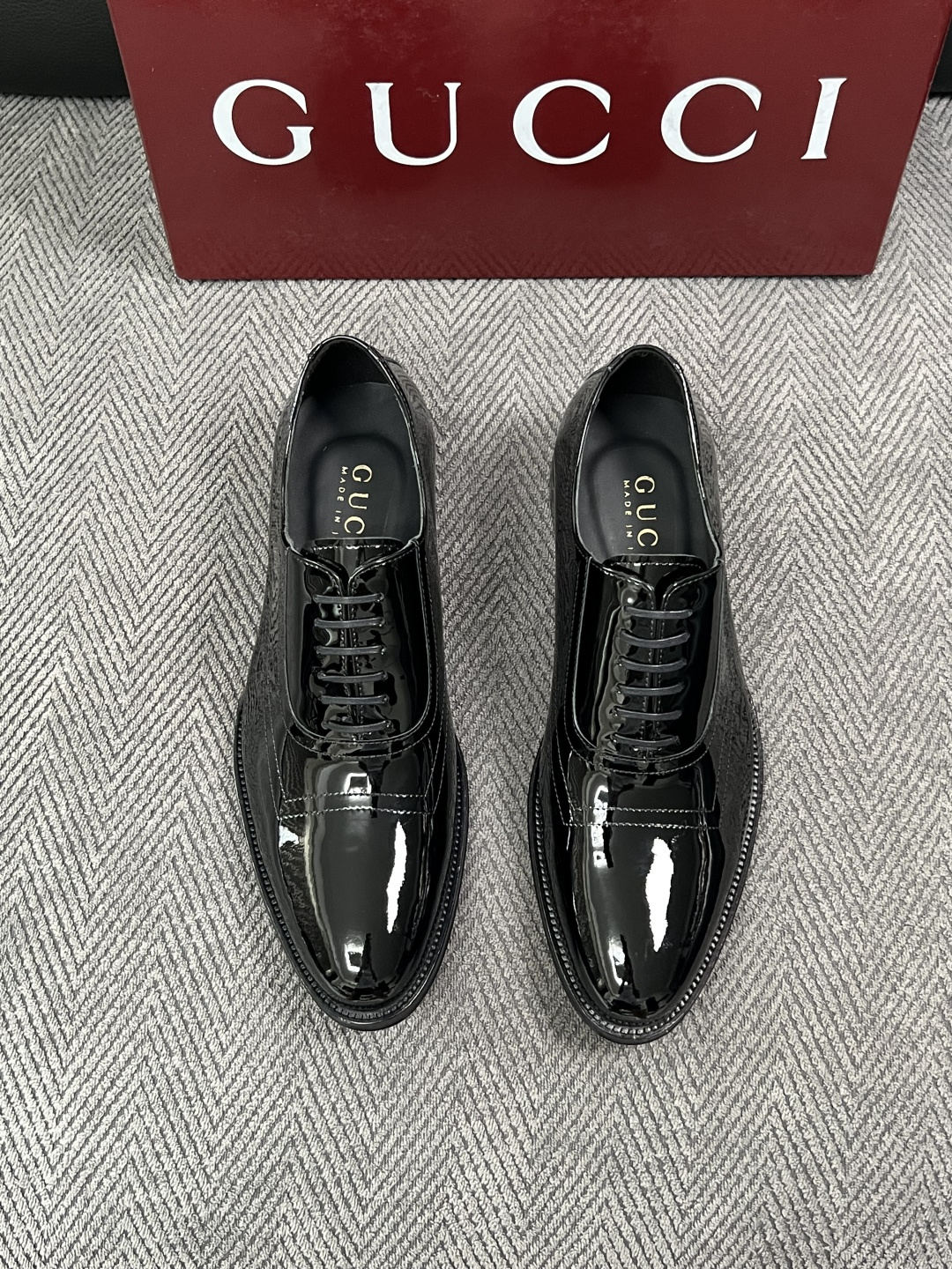 Gucci 高品质  顶级工艺品  古奇  皮高帮专柜新款原厂配置，意大利进口牛皮面料，进口牛皮内里垫，透气舒适，鞋底：