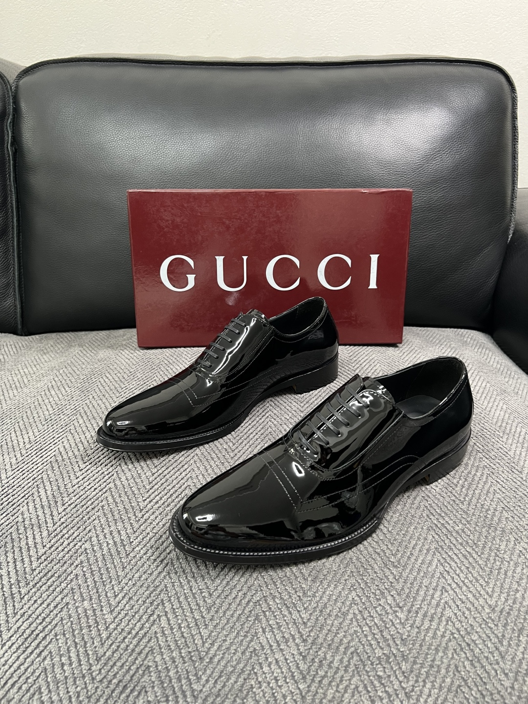 Gucci 高品质  顶级工艺品  古奇  皮高帮专柜新款原厂配置，意大利进口牛皮面料，进口牛皮内里垫，透气舒适，鞋底：