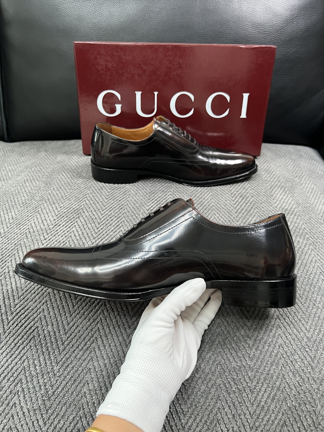 Gucci 高品质  顶级工艺品  古奇  皮高帮专柜新款原厂配置，意大利进口牛皮面料，进口牛皮内里垫，透气舒适，鞋底：