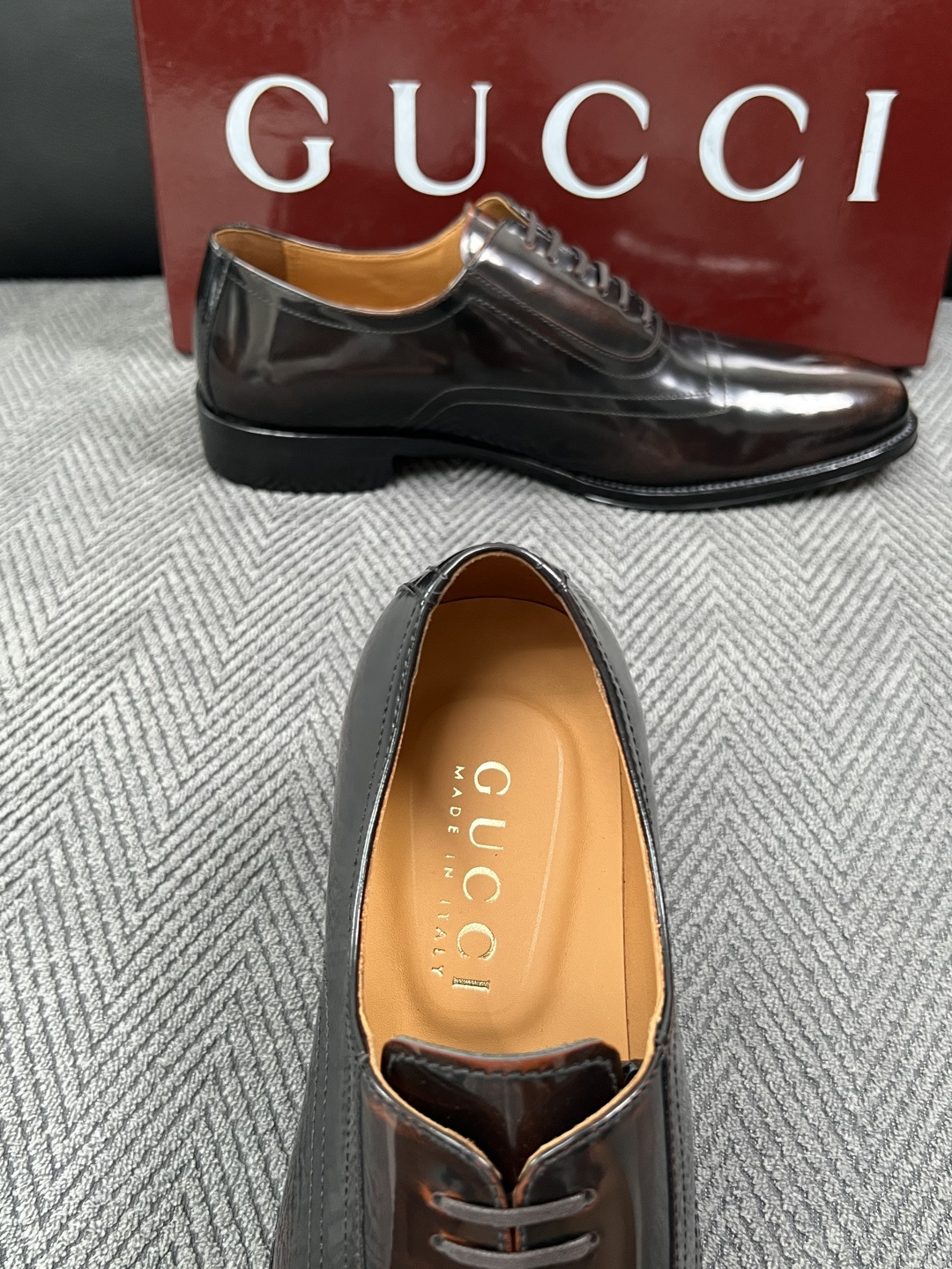 Gucci 高品质  顶级工艺品  古奇  皮高帮专柜新款原厂配置，意大利进口牛皮面料，进口牛皮内里垫，透气舒适，鞋底：