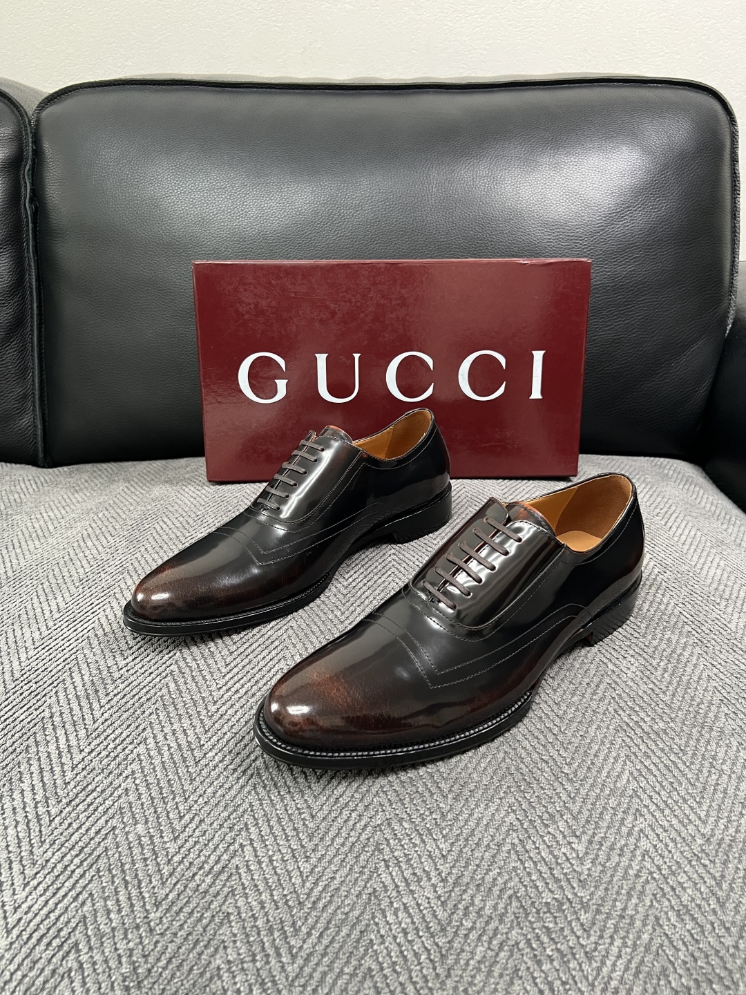 Gucci 高品质  顶级工艺品  古奇  皮高帮专柜新款原厂配置，意大利进口牛皮面料，进口牛皮内里垫，透气舒适，鞋底：