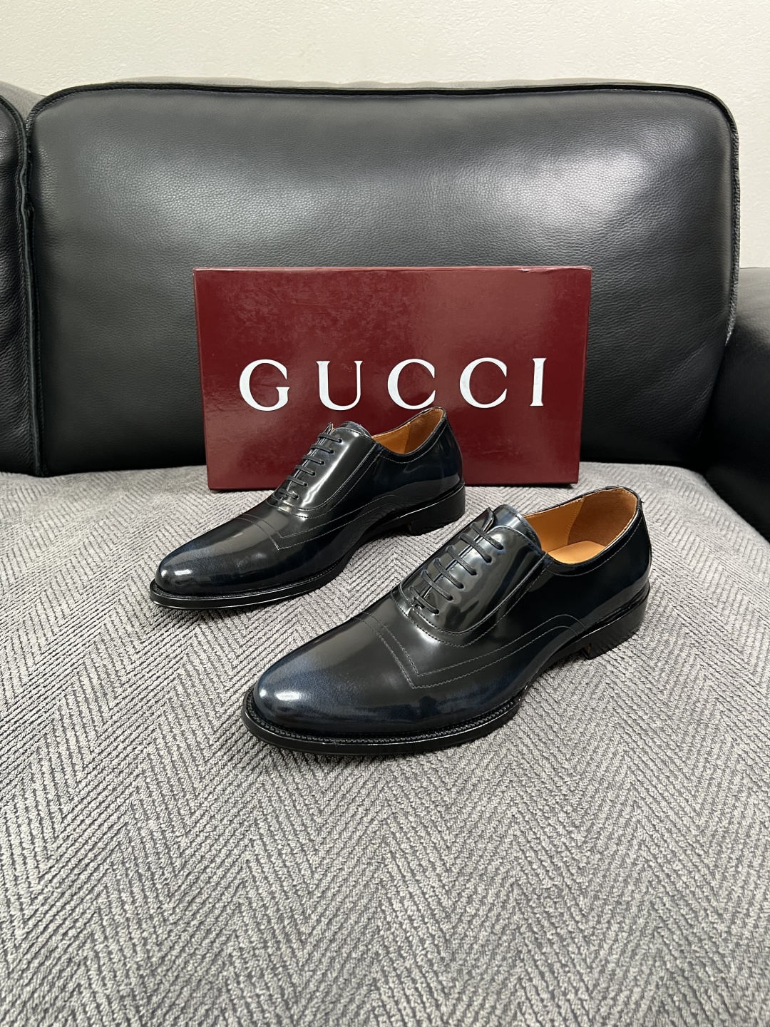 Gucci 高品质  顶级工艺品  古奇  皮高帮专柜新款原厂配置，意大利进口牛皮面料，进口牛皮内里垫，透气舒适，鞋底：