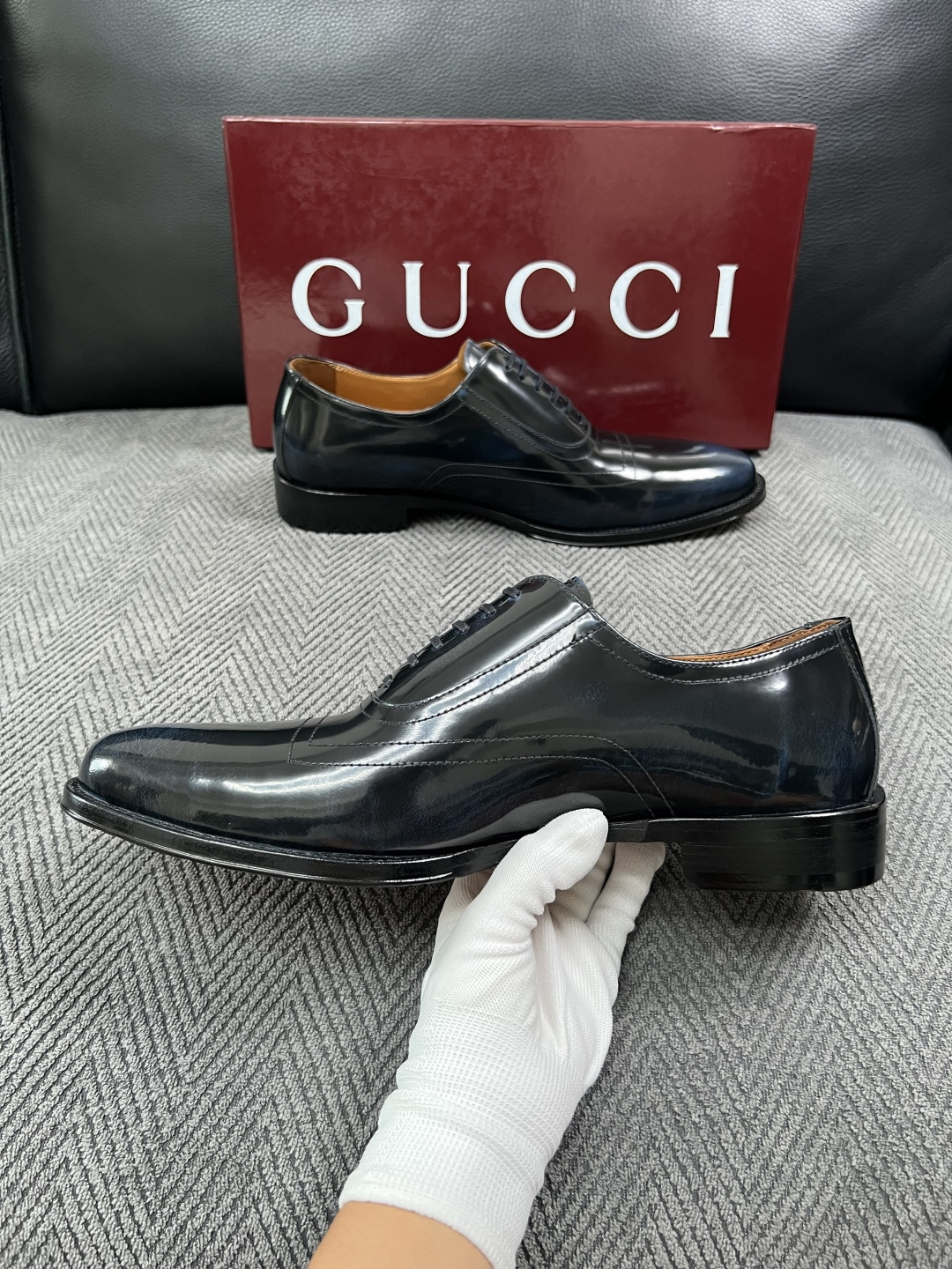 Gucci 高品质  顶级工艺品  古奇  皮高帮专柜新款原厂配置，意大利进口牛皮面料，进口牛皮内里垫，透气舒适，鞋底：