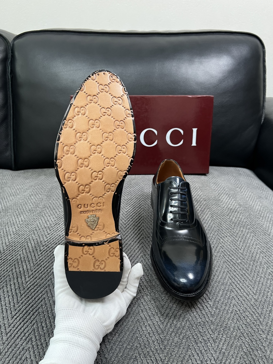 Gucci 高品质  顶级工艺品  古奇  皮高帮专柜新款原厂配置，意大利进口牛皮面料，进口牛皮内里垫，透气舒适，鞋底：