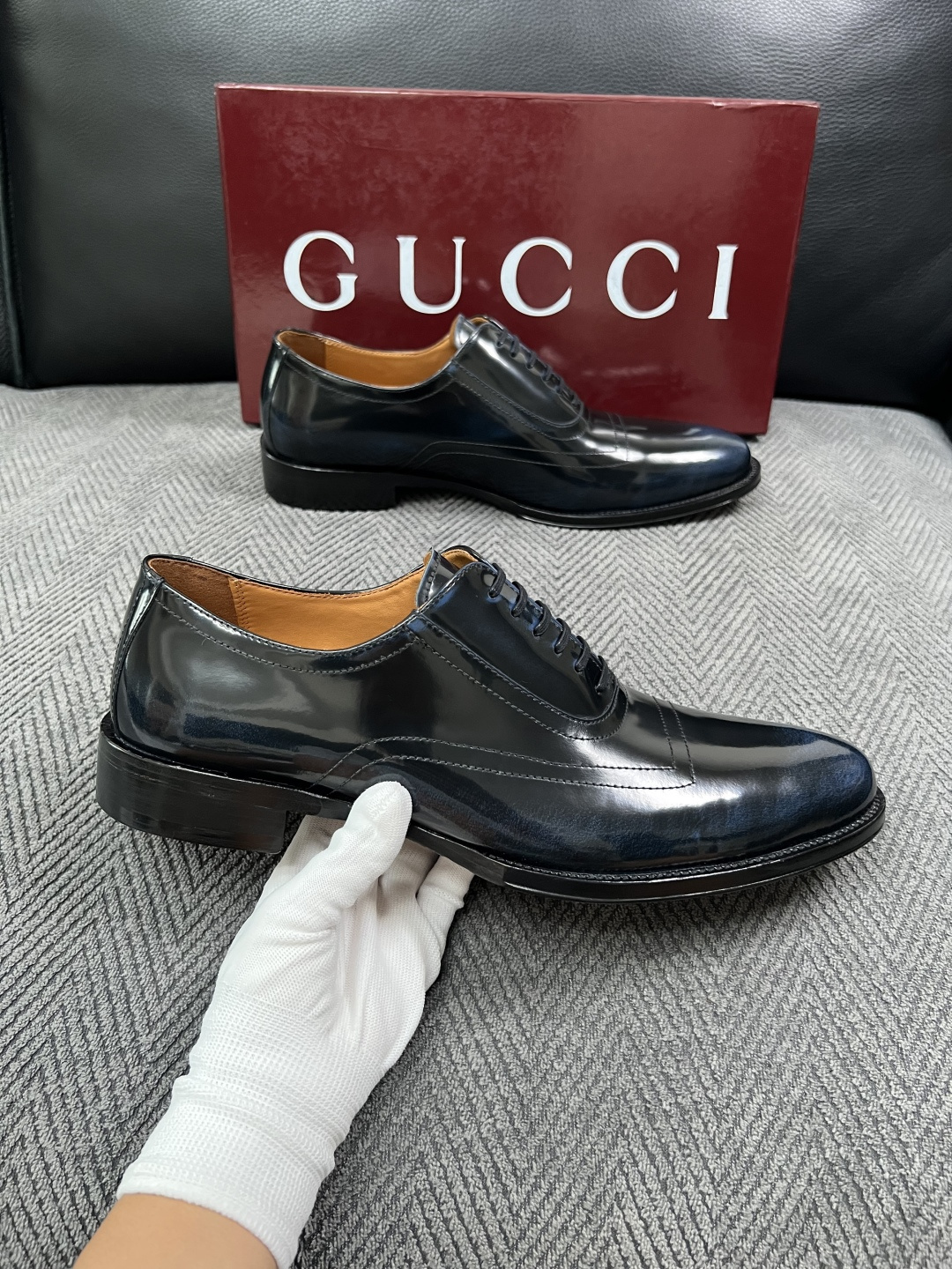 Gucci 高品质  顶级工艺品  古奇  皮高帮专柜新款原厂配置，意大利进口牛皮面料，进口牛皮内里垫，透气舒适，鞋底：