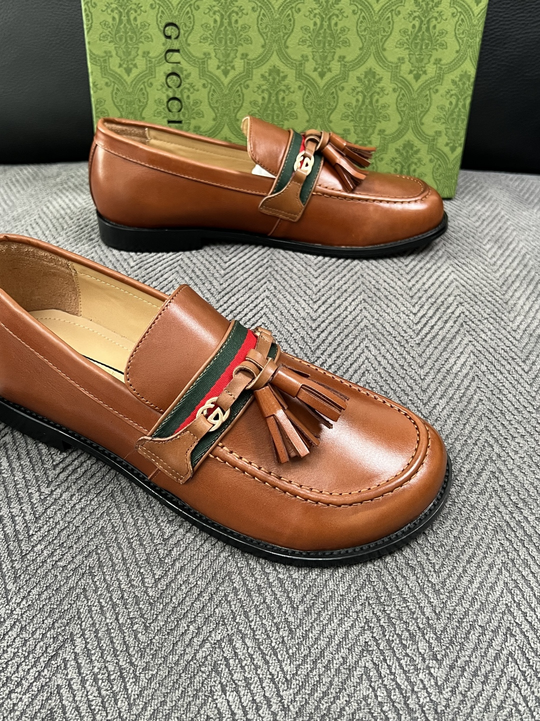 Gucci  高品质  顶级工艺品  古奇  皮鞋系列专柜同步 原厂配置，意大利进口原版牛皮，进口水染牛里 ，鞋底：原厂